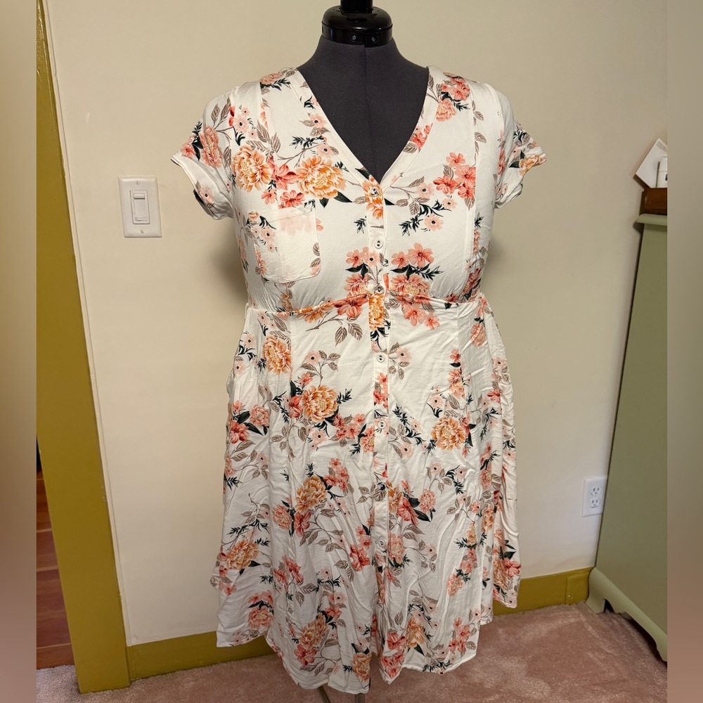 Torrid Size 0 Floral Print V-Neck Dress